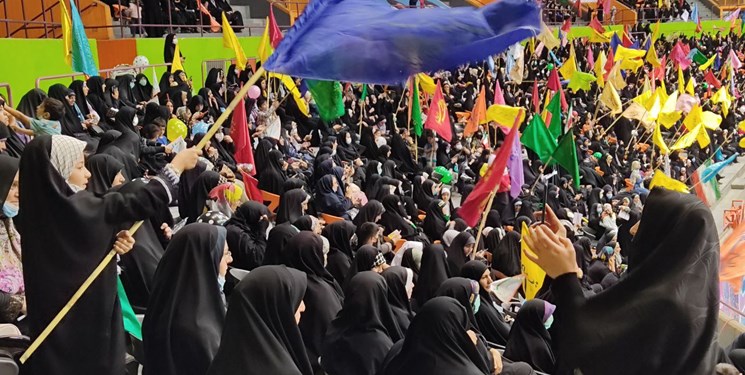اجتماع بزرگ بانوان تهران در استادیوم آزادی آغاز شد